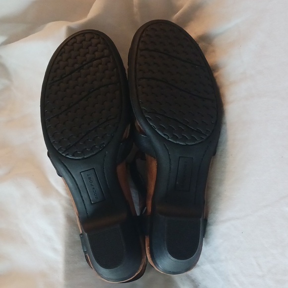 Rockport Cobb Hill collection Aubrey CH t strap heels - Picture 10 of 12